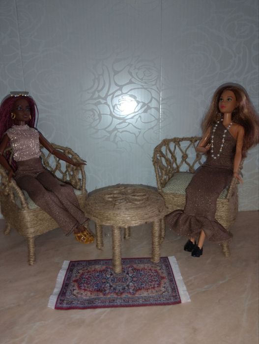 Меблі, одяг, сумки для барбі. Ручна робота.