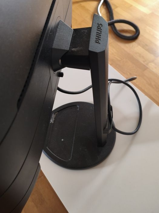 Vendo monitor philips 221B8L de  21" tilt vertical