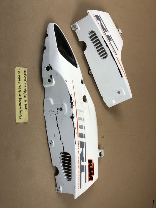 KTM RC 390 / 125  Pługi Pług Prawy Lewy Owiewki Boczki Bok Owiewka