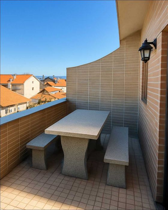 Apartamento T2 com Varanda e Garagem a 5 minutos de Aveiro