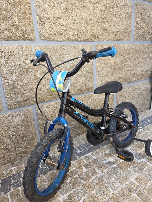 Bicicleta de criança com rodinhas