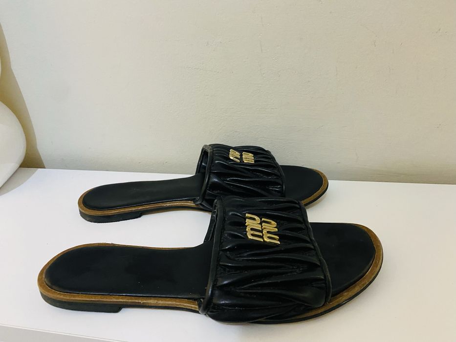 Miu Miu klapki r 39