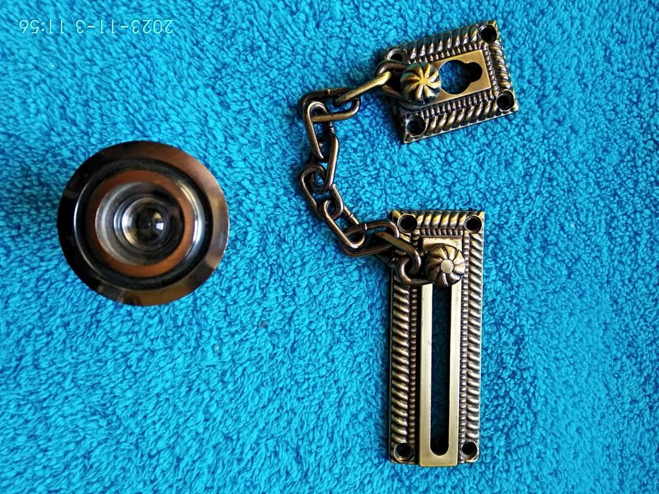 Дверной глазок с большим обзором и цепочка в комплекте