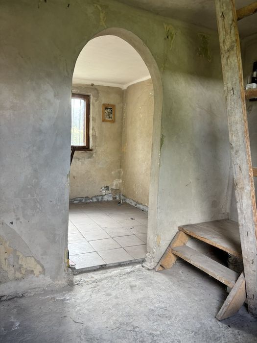 Продам 2 поверховий цегляний дачний будинок