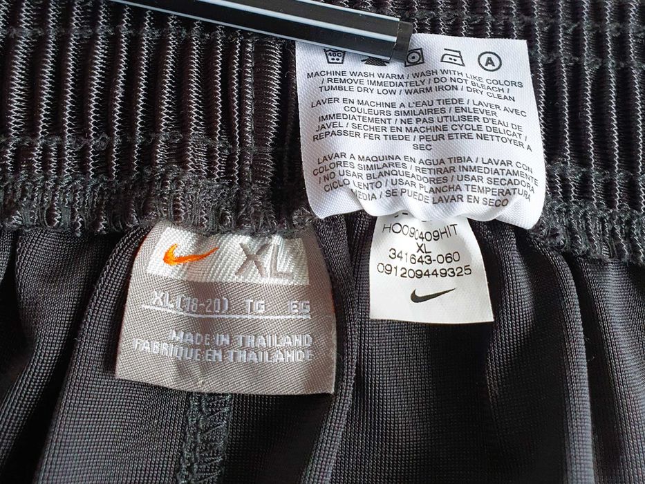 Nike штани спортивні жіночі/чоловічі б в