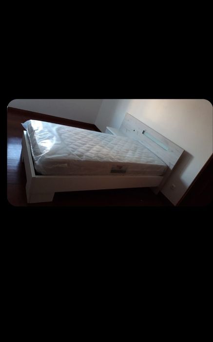 Cama de criança em madeira