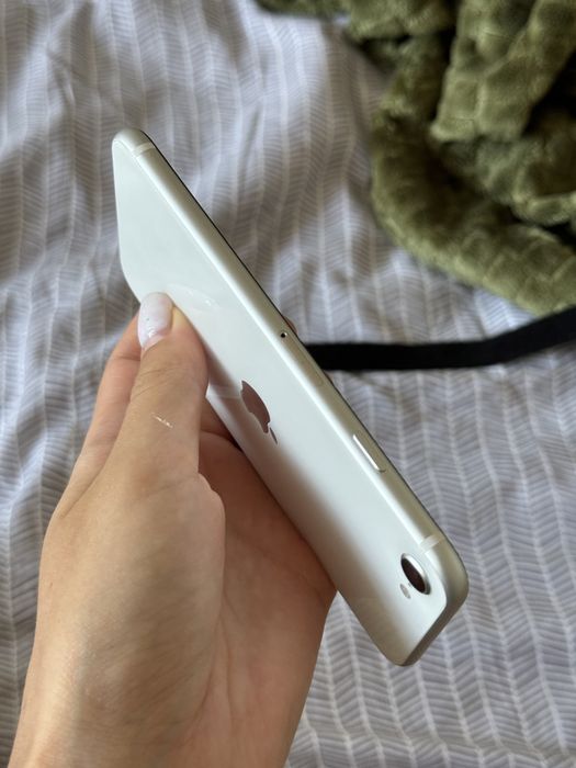 iPhone SE 2022 64Gb Neverlock