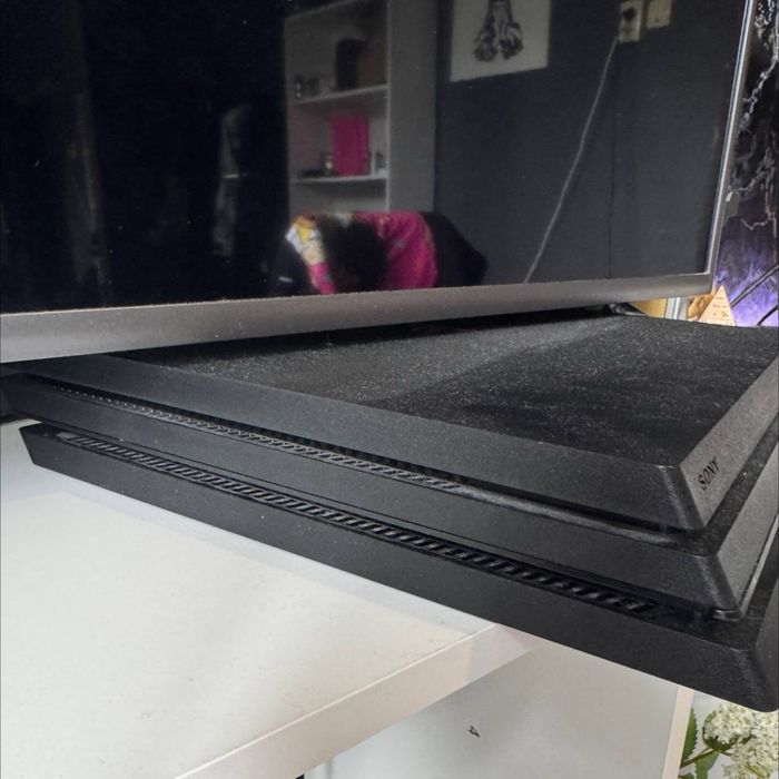 Ps4 pro 1tb 2 геймпада і підписка playstation 4 pro ps5 pro ігрова приставка консоль