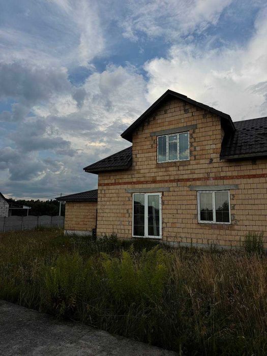 Будинок у Макарові | 212 м² | 15 соток | Під завершення |