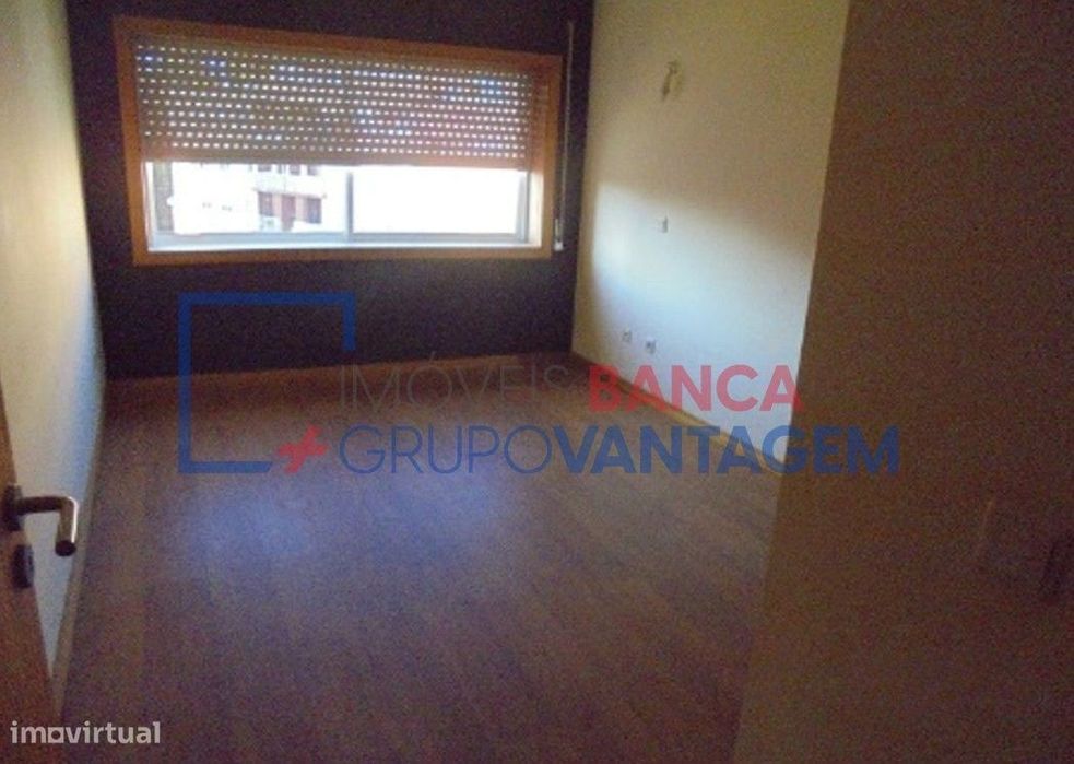 Apartamento T2 com varanda em Canelas, V.N.Gaia