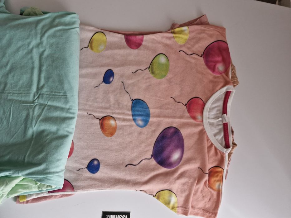 Набір фудболок  для дівчинки.