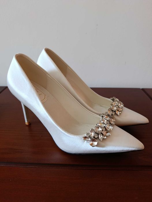 Sapatos de Noiva em Cetim tam. 38 Novos