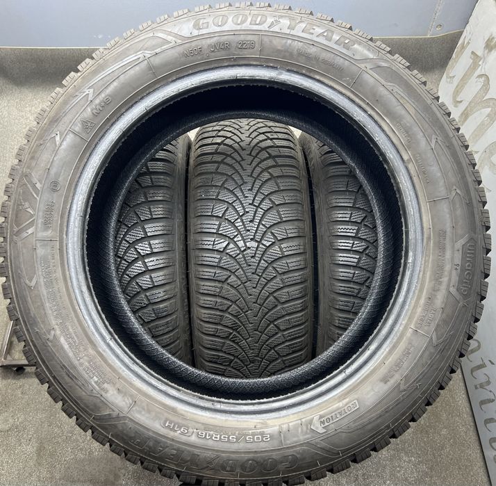 Шини ~7.5мм зима 205 55 R16 Goodyear Ultragrip 9+ зимові резина