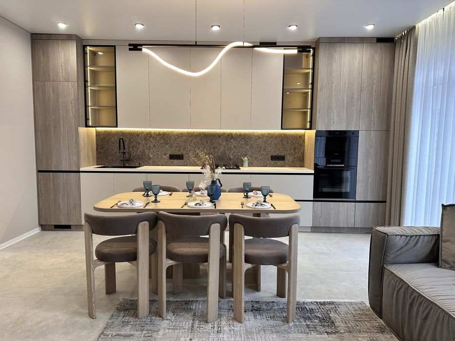 Сучасний ДУПЛЕКС з ремонтом, меблями і технікою в передімісті Києва