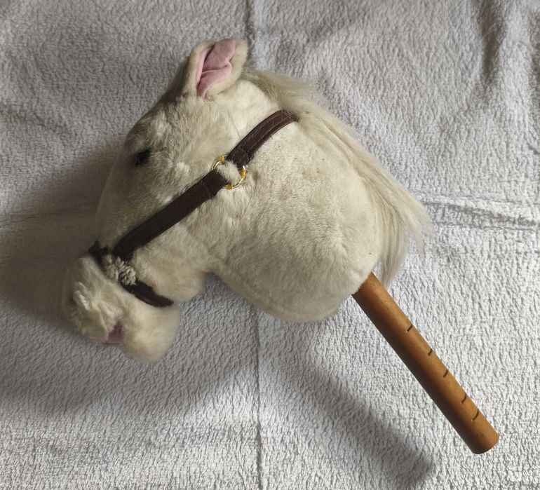 Cabeça de cavalo de brincar antigo