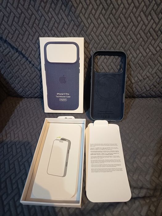 Capa em tecido TechWoven com MagSafe da Apple para o iPhone 17 Pro na cor azul