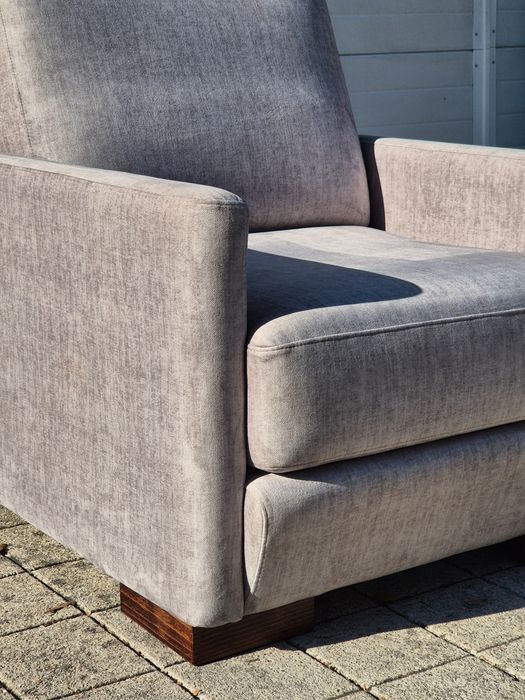 Grande Poltrona Tecido Cinza