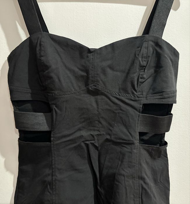 Krótka odważna sukienka