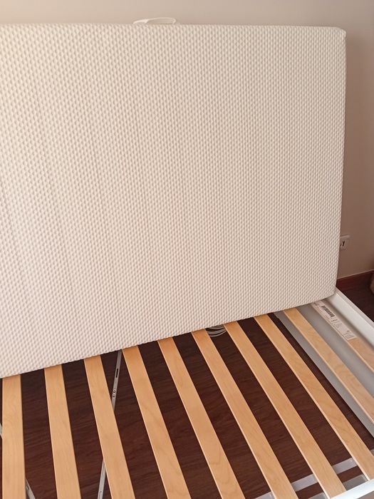 Cama e colchão de solteiro como novos