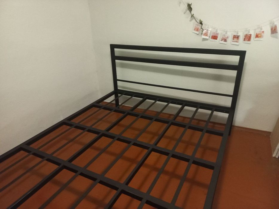 Ліжко з якісного та міцного матеріалу!