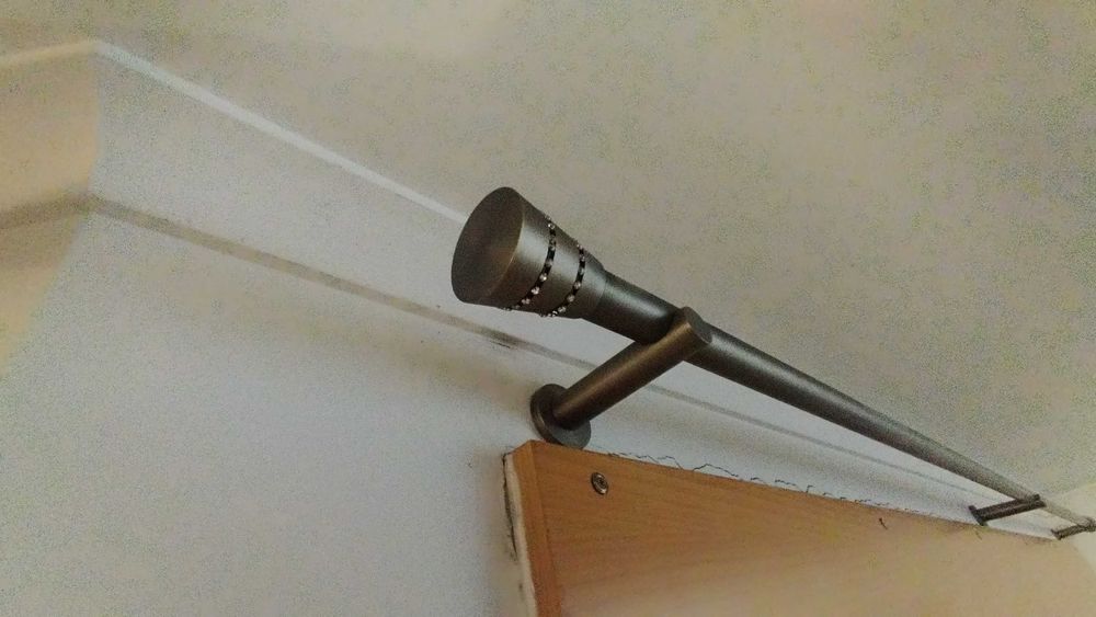 Varão de Cortinados em Metal com Design Premium – 2,10 m