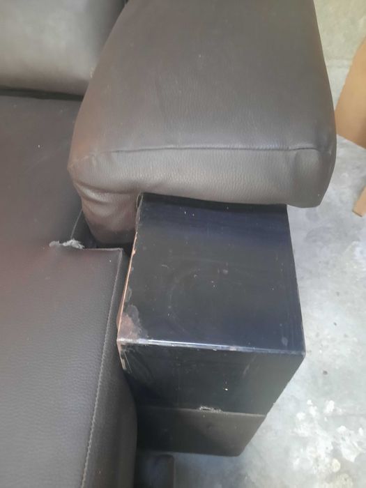 Sofá tipo couro - oferta chuveiro