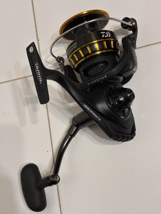 Carreto para pesca de barco daiwa bg5000 completamente novo na caixa