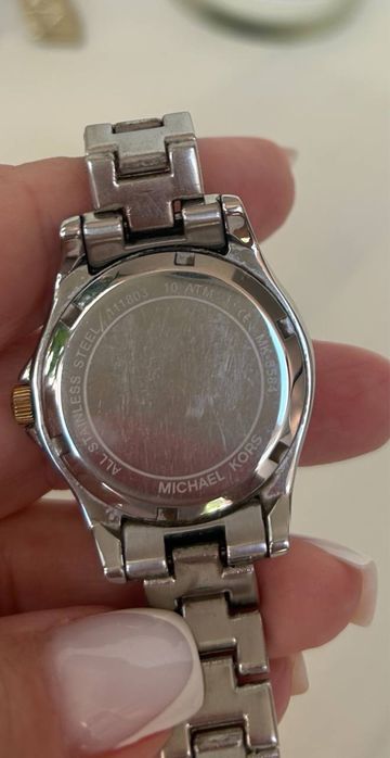 Наручний жіночий годинник