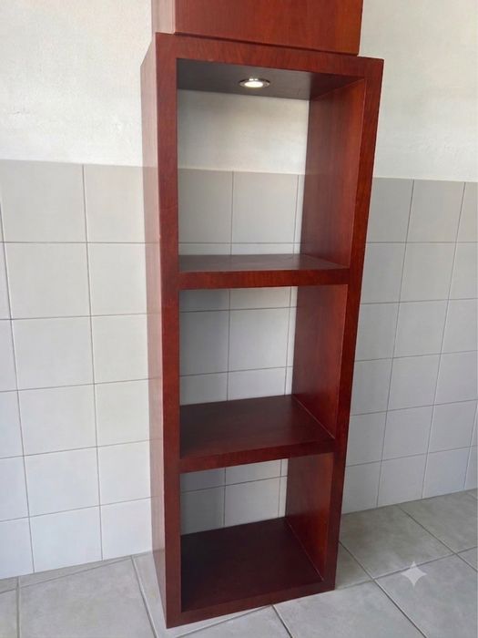Estante / Armário