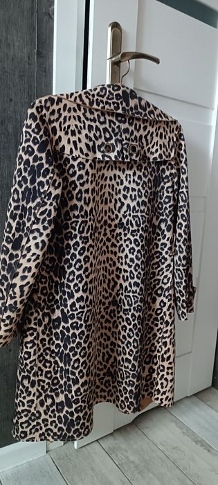 Płaszczyk damski za kolano