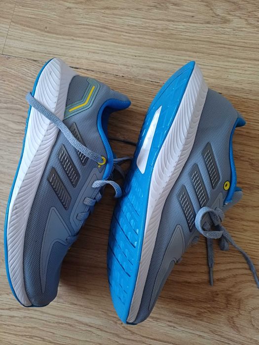 Buty adidas jak nowe bez metki