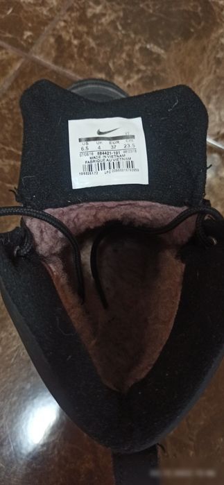Зимние кроссовки подросток б/у Nike