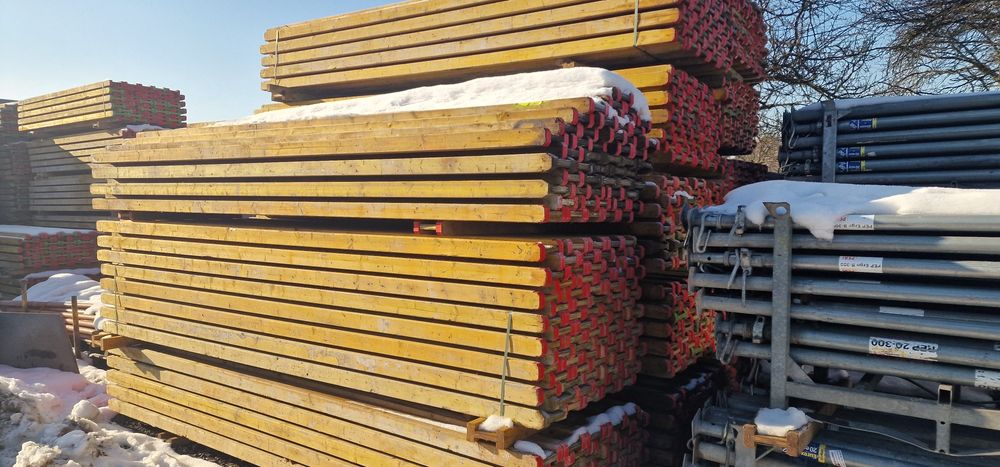 Dzwigary doki szalunki podpory budowlane stemple korony Trójnogi