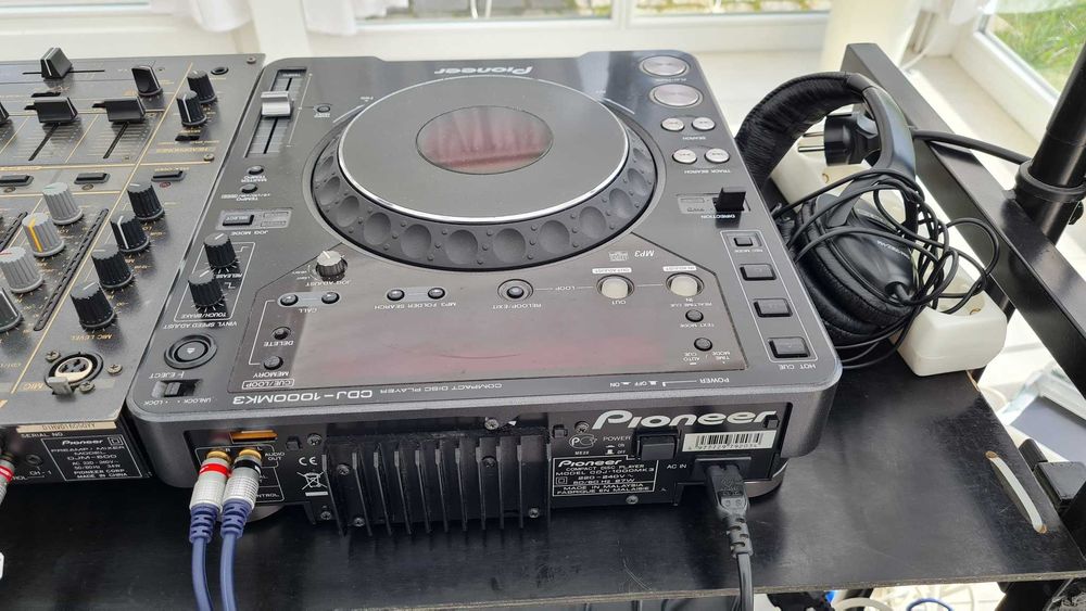 Sprzęt DJ-ski  na sprzedaż - cały zestaw z oświetleniem nagłośnieniem