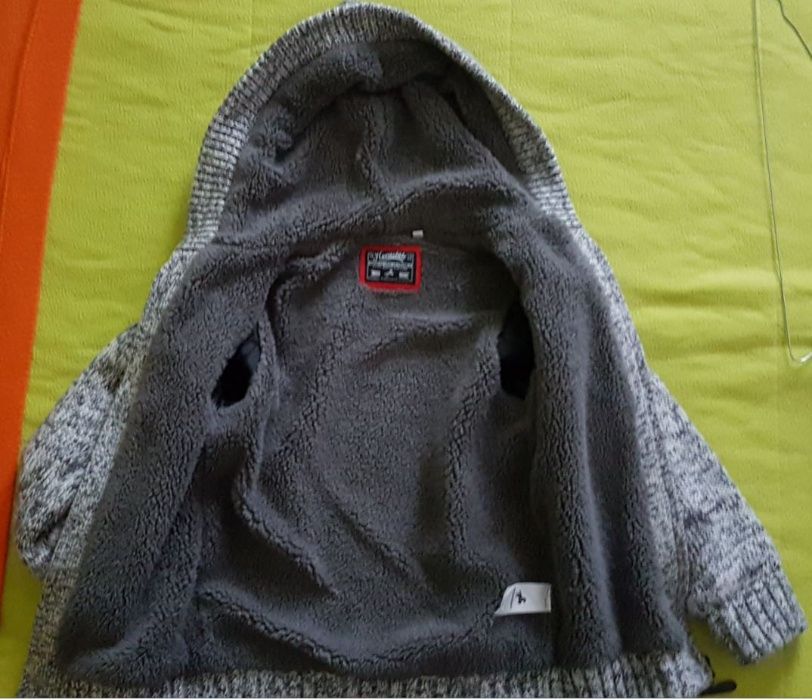 Casaco com capuz para o frio - 7/8 anos