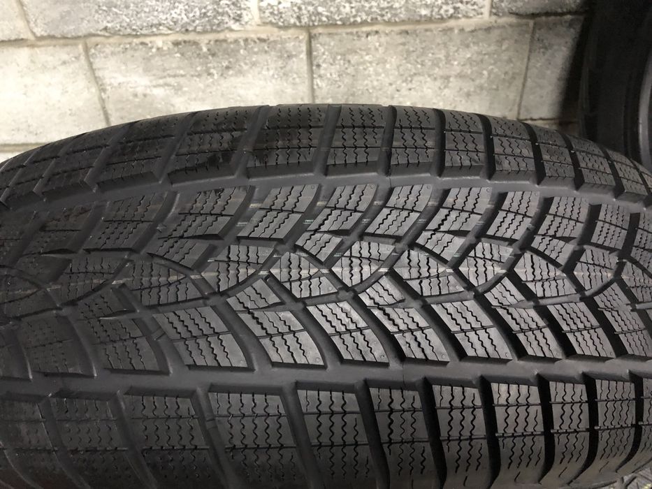 Зимові шини 245/70 R16 (111T) GOODYEAR