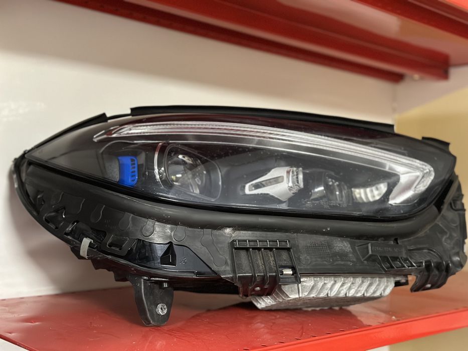 Передние фары Мерседес c 206 Digtal Lights 2022 года