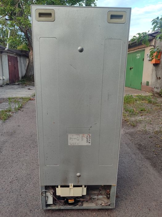 Продам холодильник