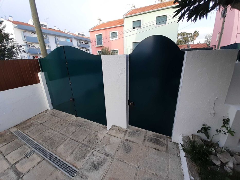 Executo diversos trabalhos de serralharia e bricolage