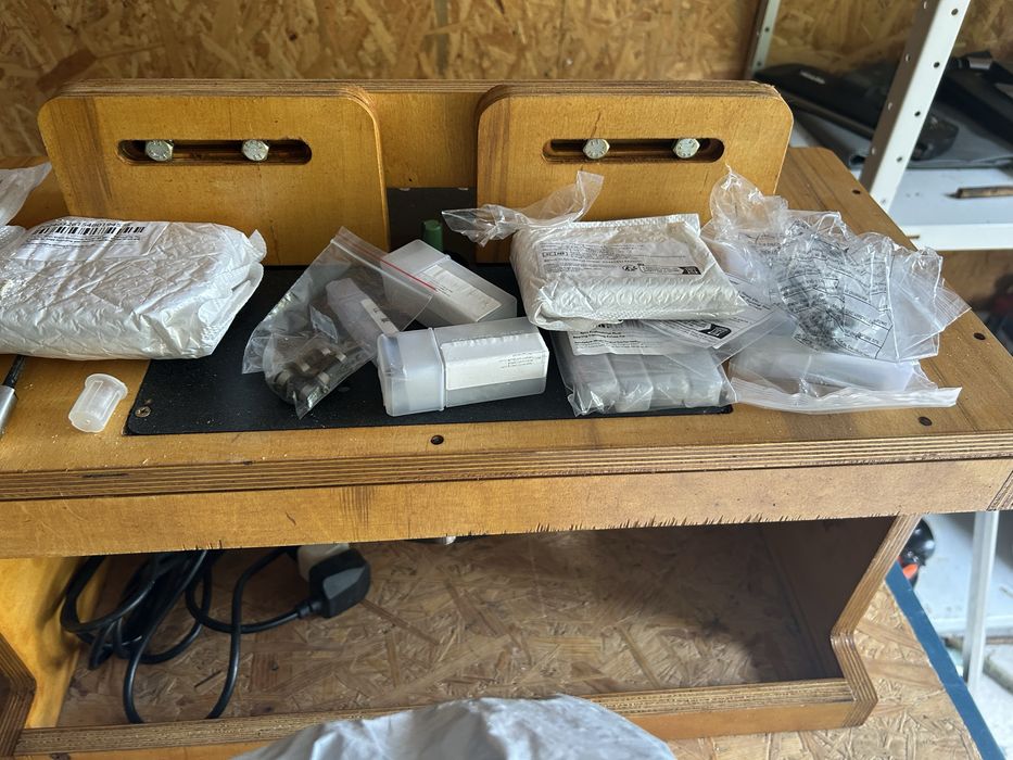 Frezarka z zestawem frezów do drewna