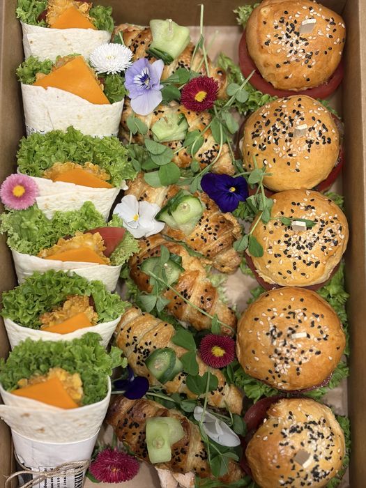 Domowy catering na każdą okazję/ Ciasta