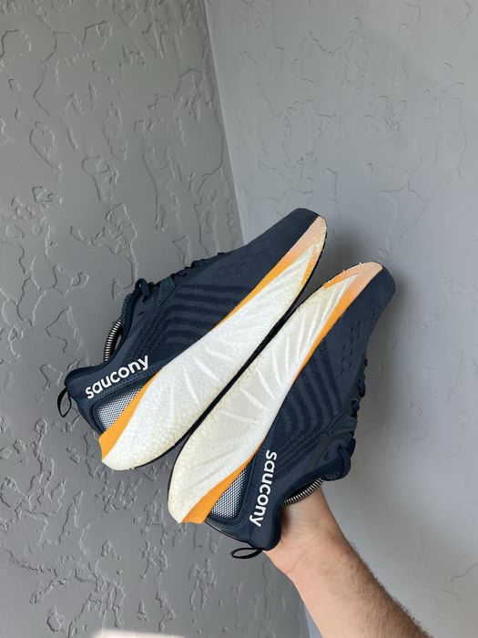 Saucony triumph 22 кросівки чоловічі бігові