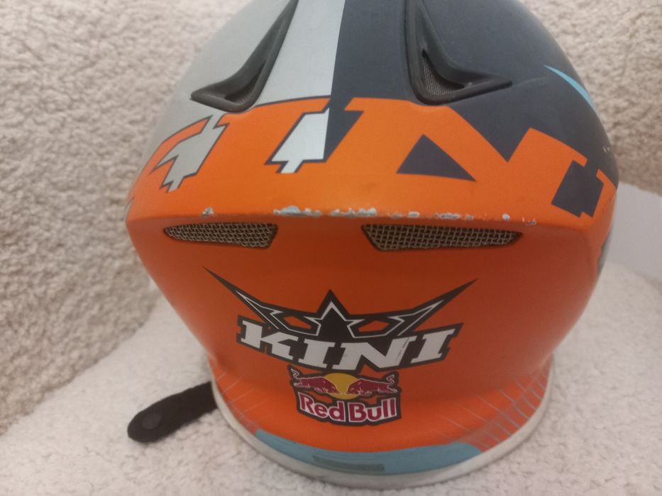 Capacete Kini RedBull compition