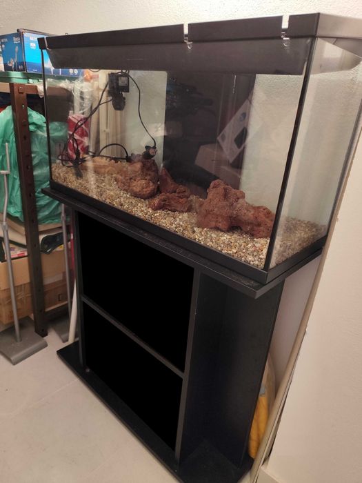 Aquário 90 litros com armário incluido