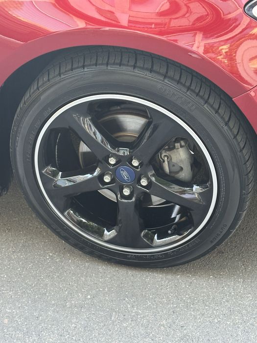 Автомобіль Форд Фьюжн