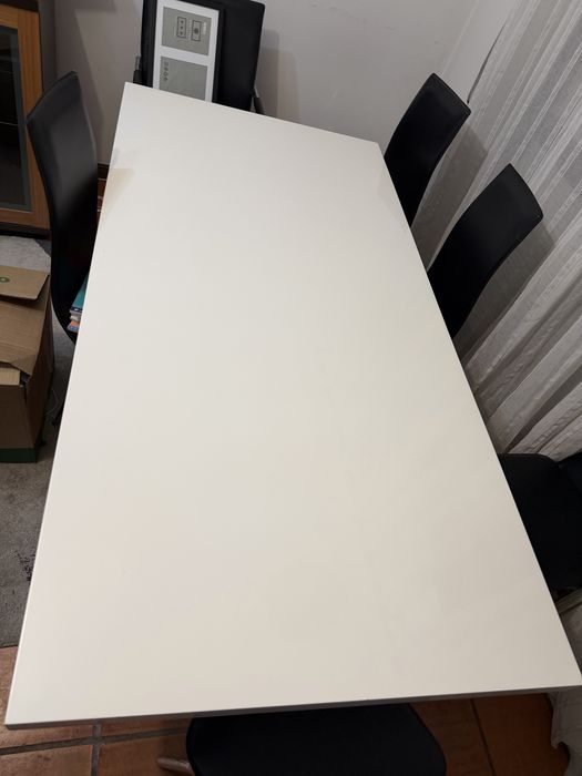 Mesa de sala de jantar