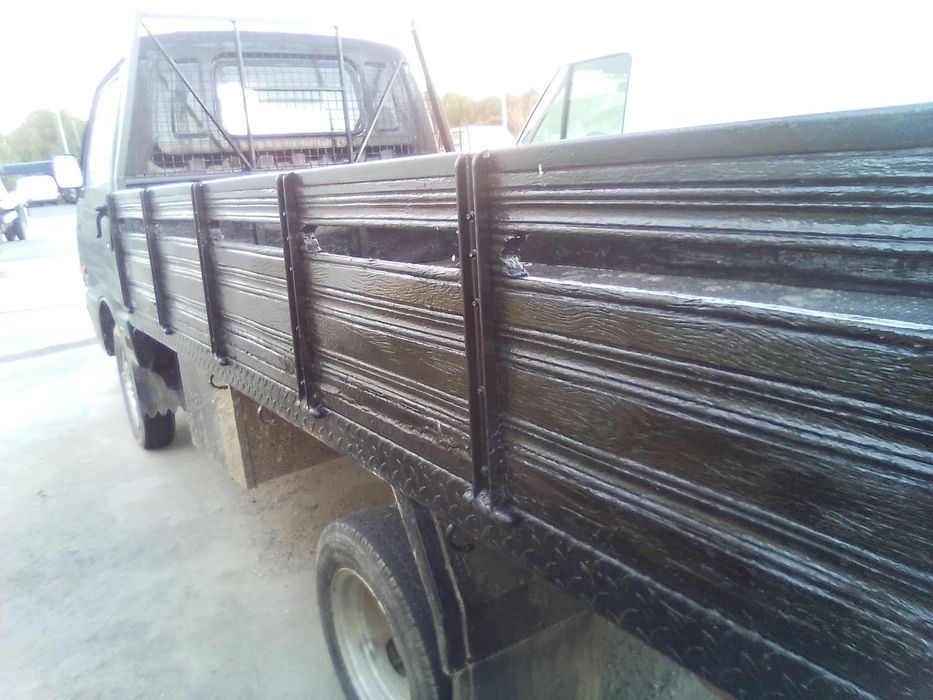 Mazda E2200 pickup
