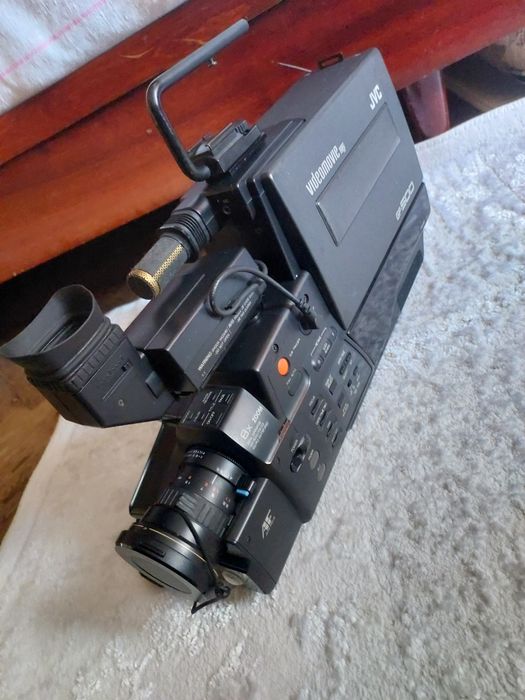 Відеокамера  JVS