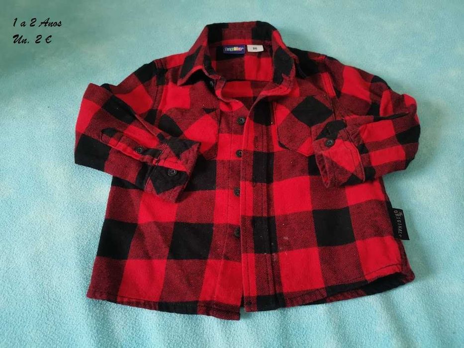 Roupa de menino camisas e casacos