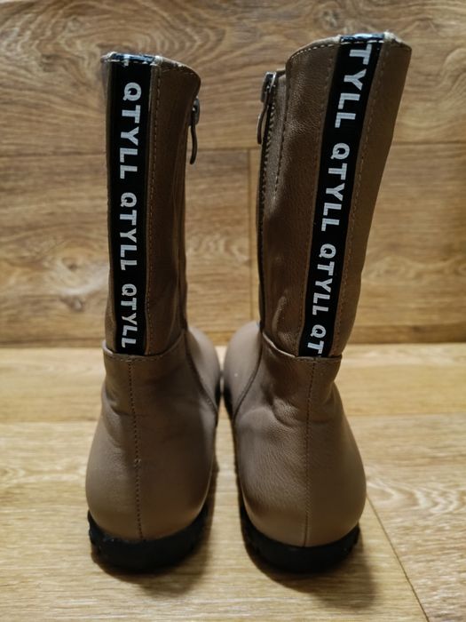 Демісезонні жіночі бежеві чоботи 40 розміру